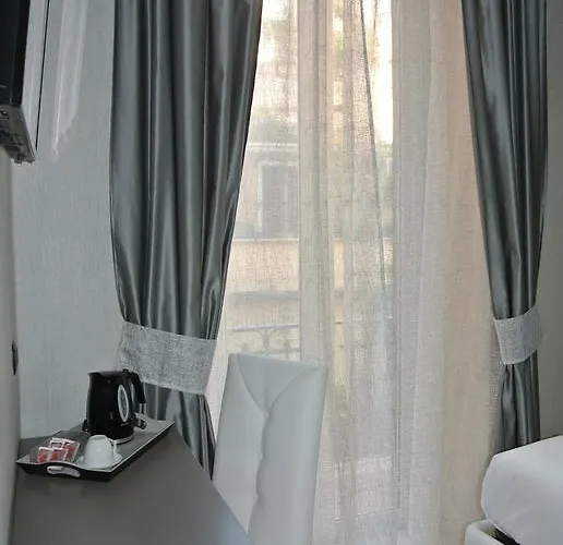 Insula Urbis Hotel *